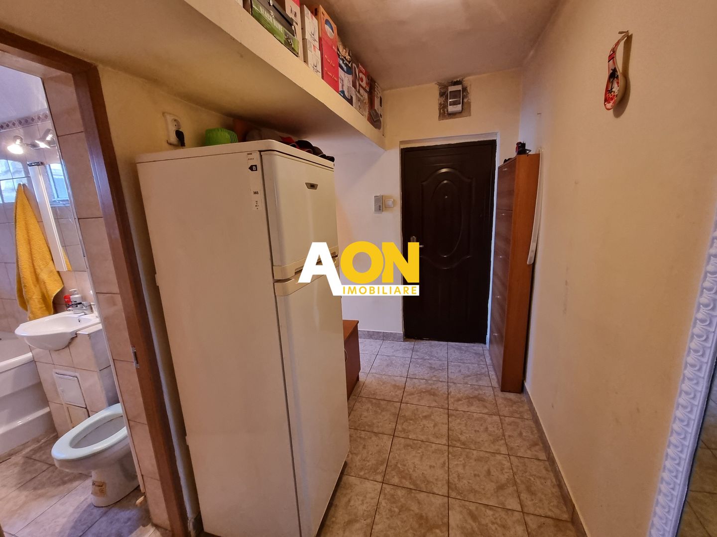 Apartament 2 camere ,semidecomandat,Cetate - Poză 1