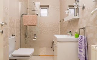 Casă 5 camere | Bul.Vasile Milea , Sibiu | 200 mp, curte - Poză 8