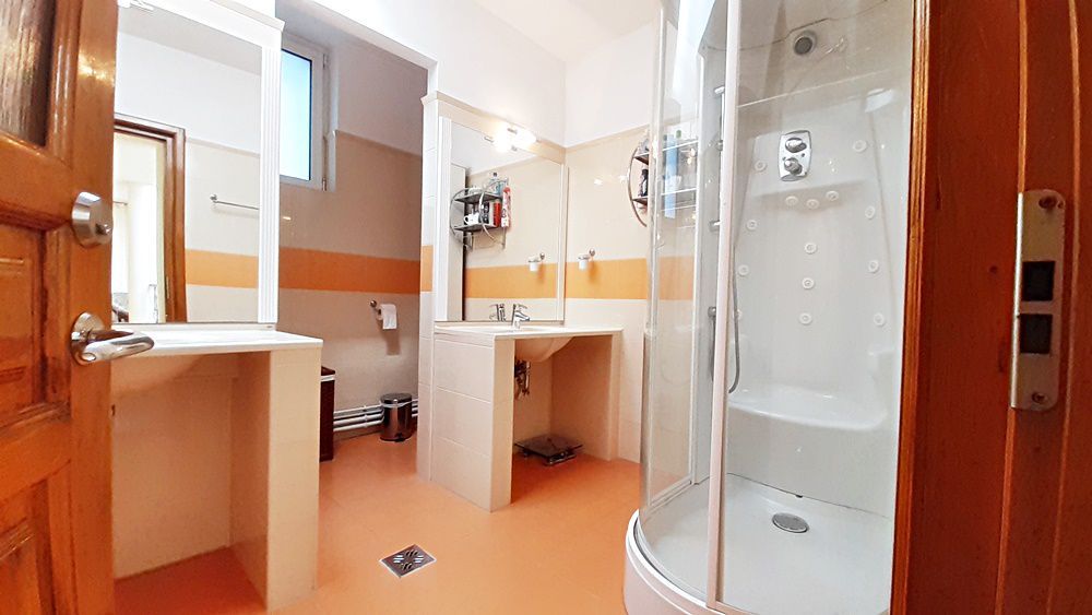 Vanzare casa saseasca renovata total, la 7 Km de Brasov - Poză 7
