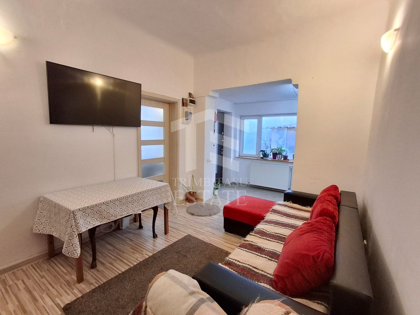 Casa de vanzare 3 camere Zona  Timpuri Noi - Poză 2