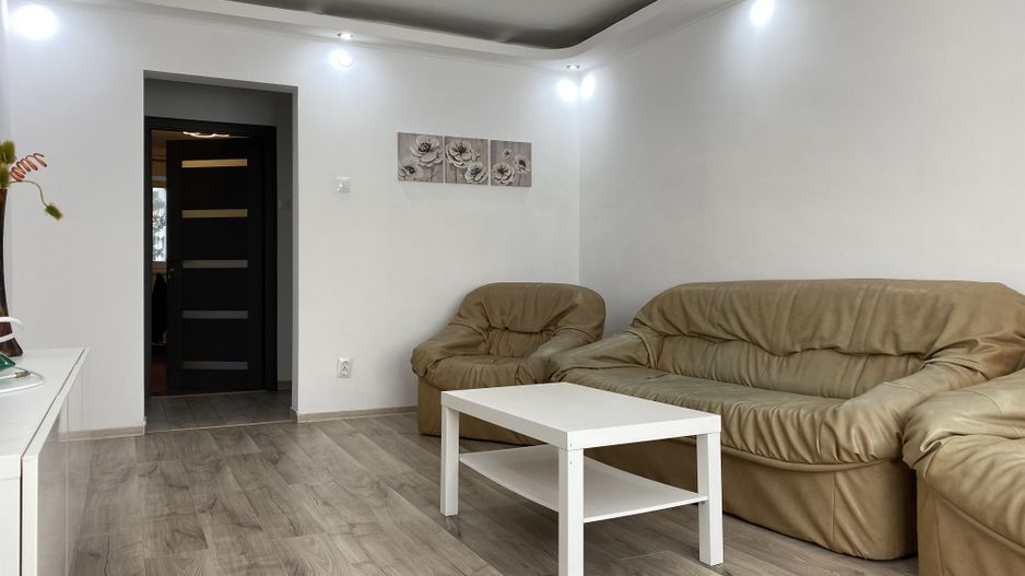 Etajul 1! VAnzare apartament cu 3 camere in Targoviste - micro 11 - Poză 2