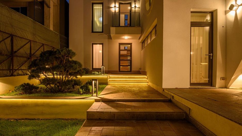 Casa in sistem smart home pe malul lacului Buftea de inchiriat - Poză 4