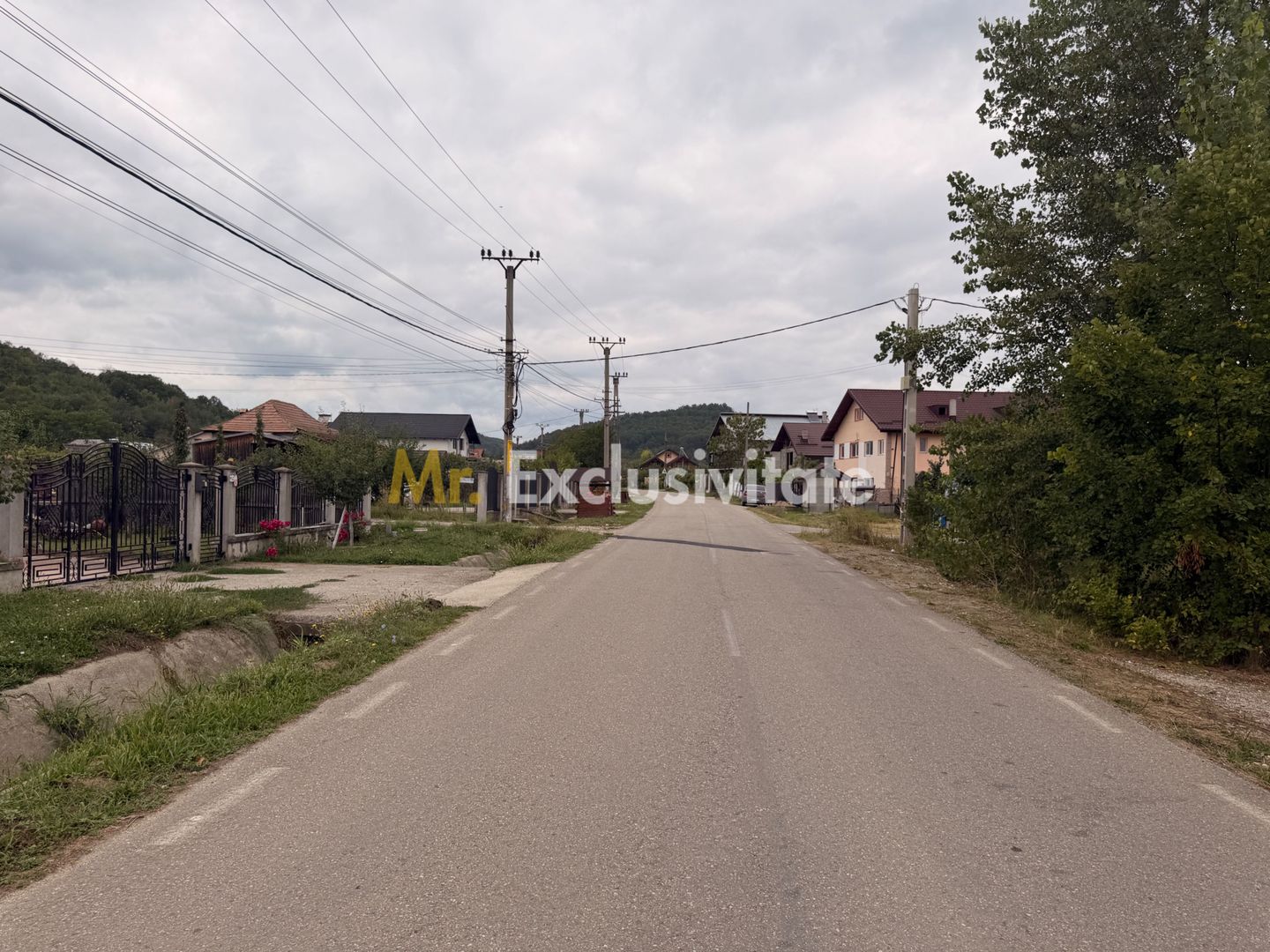 Teren pretabil unei construcții de vis - Băbana - zonă cu pădure - Poză 2