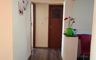 Vând apartament cu 3 camere în Tudor,strada Livezeni - Poză 1