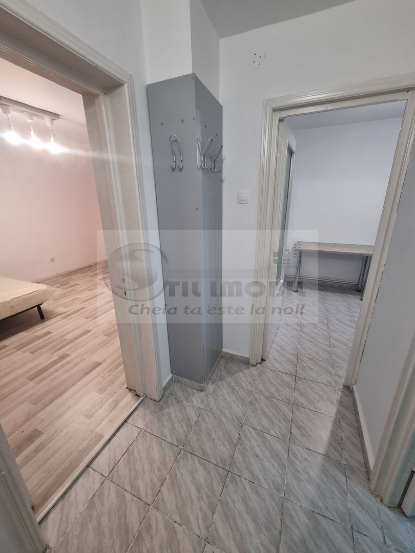 Apartament cu o camera, zona Gara, 3/4 - 73.000 euro ! - Poză 3