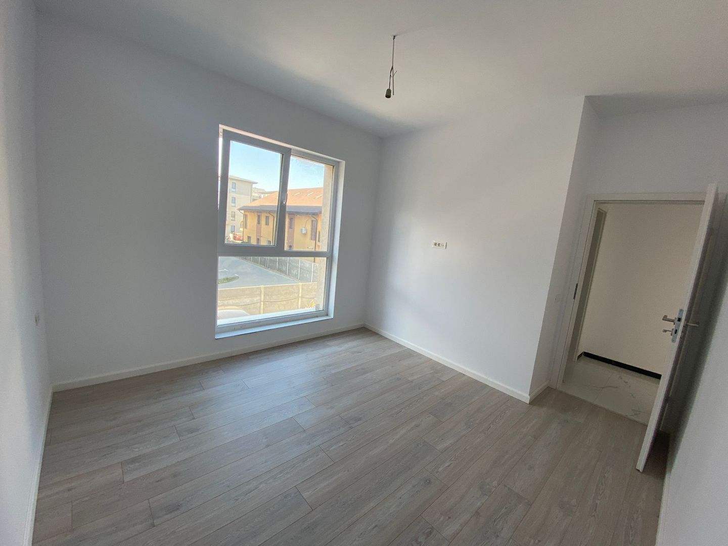 Giroc-Neptun | 3 Camere  | Decomandat | Lift | Disponibil imediat - Poză 9