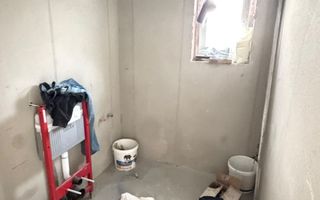 🏡 CASĂ DE VÂNZARE - Poză 8