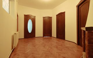 Ultracentral, apartament in casa, pretabil locuit si/sau birouri - Poză 3