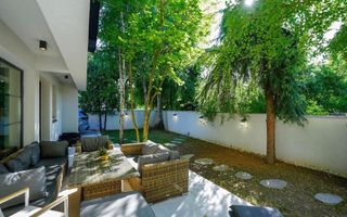 Vilă premium renovată integral | Erou Iancu Nicolae | Grădină privată - Poză 1