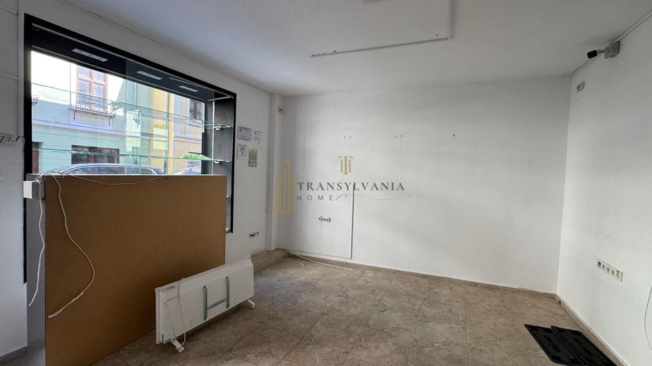 Spațiu comercial de închiriat în zona istorică cu vad pietonal - Poză 2