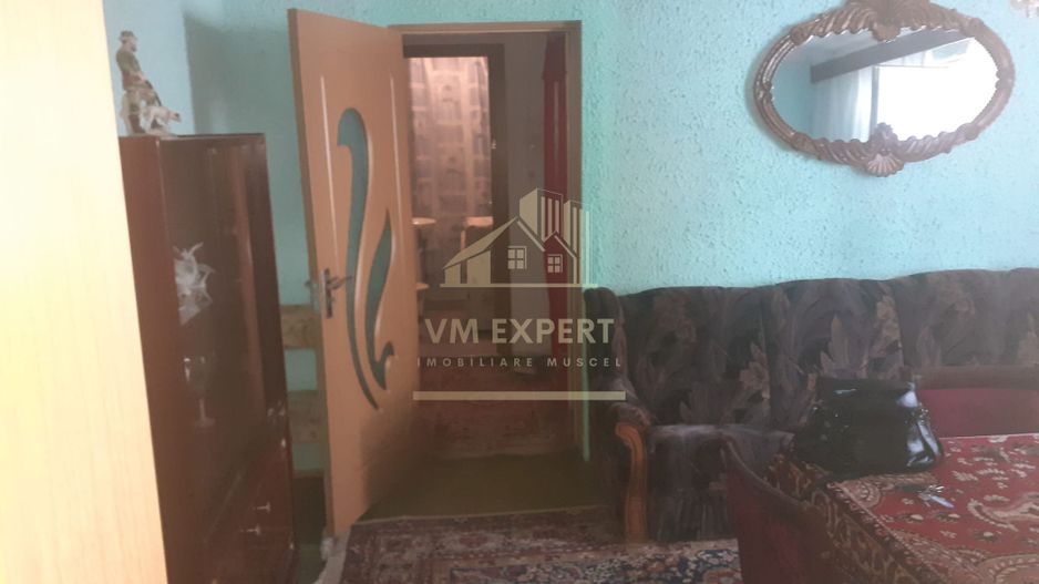 APARTAMENT 3 CAMERE, ETAJ 3, ZONA VISOI CAMPULUNG - Poză 3