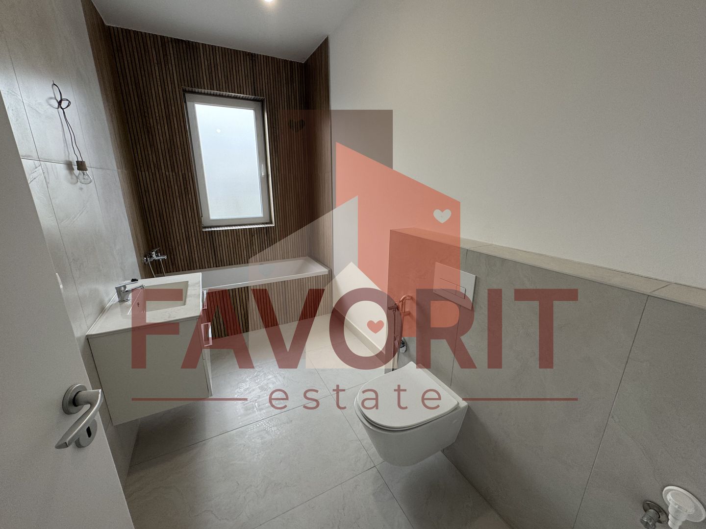 Finisaje la alegere. Gradina proprie de 46 mp. 2 locuri de parcare in CF - Poză 1