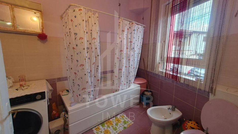 Casă de vânzare în Sibiu -individuală-curte comună- teren de 239 mp - Poză 11