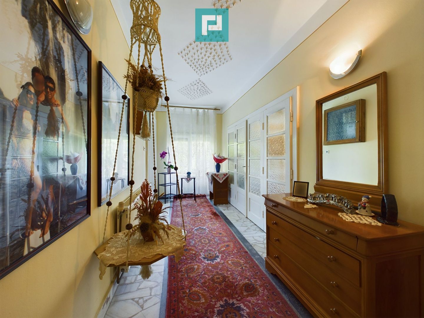 Casă clasică în Chișineu-Criș - Poză 18