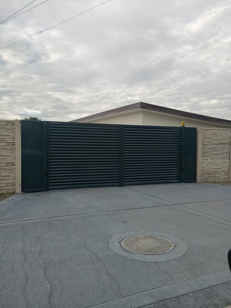 Comision 0% -Triplex  P+1E+M-Sacalaz -finisaje la alegere - Poză 4