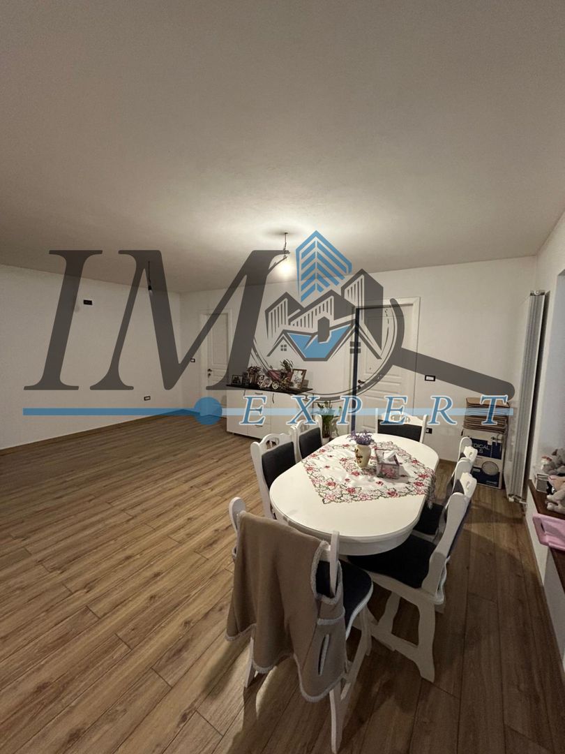 Casa de vanzare pe un nivel in Metes - Poză 2