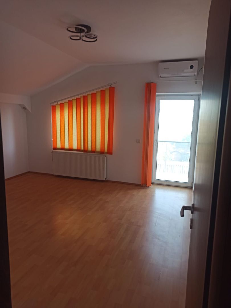 Casa 5 camere, 250 mp teren liber, adiacent șoseaua Leordeni - Poză 28