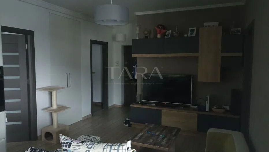 Apartament cu 3 camere de vanzare in Floresti - Poză 3