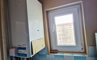 Inchiriez apartament cu 2 camere,clima centrala, zona Calea Sagului/ 300 euro. - Poză 16