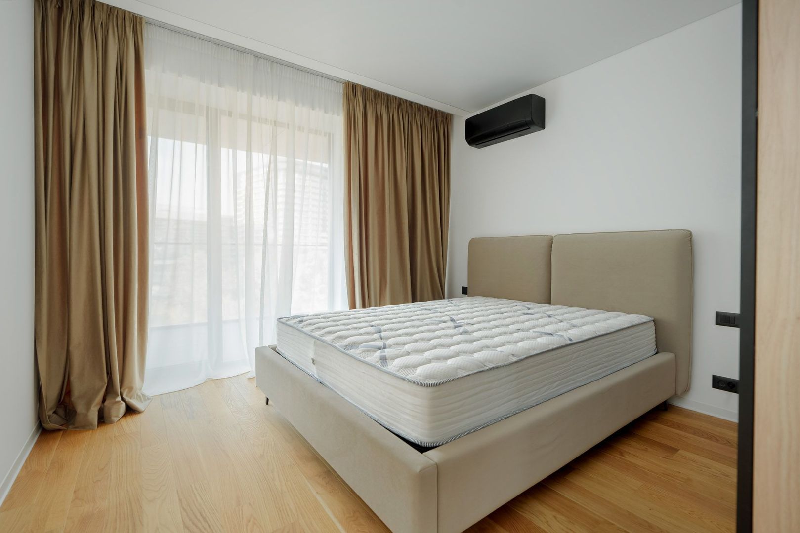 Apartament de Vânzare cu 3 Camere în Zona de Nord a Bucureștiului - Poză 9