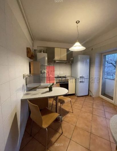 APARTAMENT DE 3 CAMERE - Poză 4