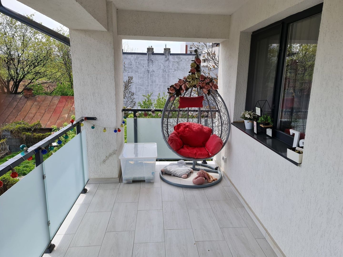 Închiriez apartament 3 camere – zonă Calea Călărași – bloc nou, terasă - Poză 3