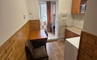 🏠 Ocazie! Apartament 2 camere cu balcon închis - Poză 1