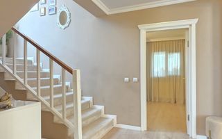 Eleganță, lumină, confort într-o locuință care inspiră, o casă care se trăiește! - Poză 7