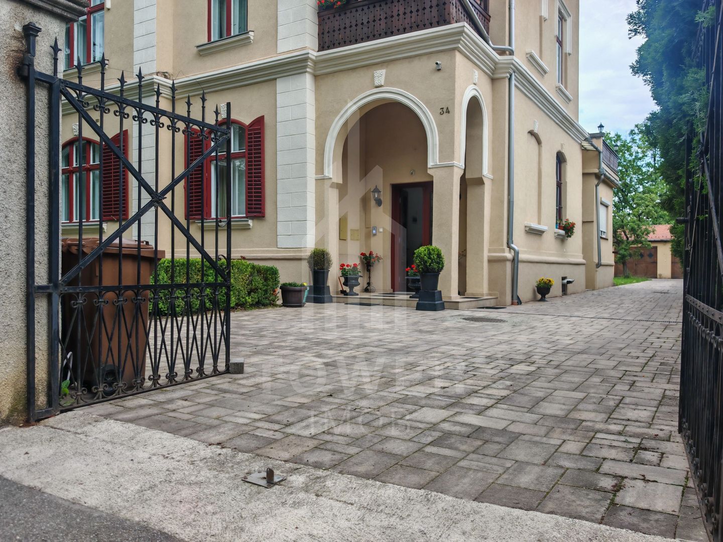 De închiriat – Parter de vilă în una dintre cele mai apreciate zone din Sibiu - Poză 2