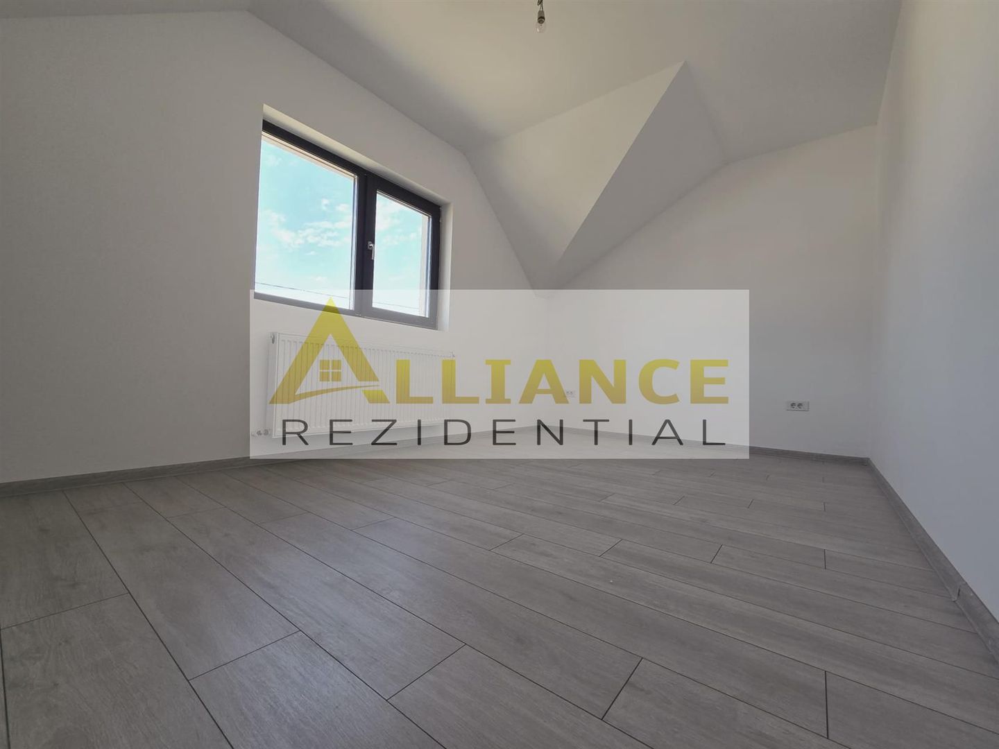 Vila individuala- 4 camere - CARTIERUL NOU- gata de mutare - Poză 8