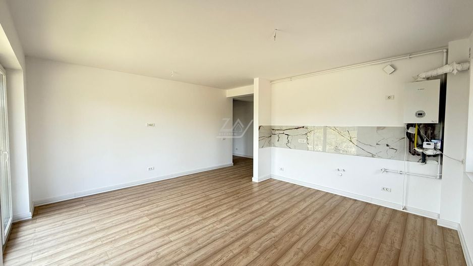 Finalizat. Gradina proprie.Pozitie excelenta - la asfalt. Loc de parcare. - Poză 1