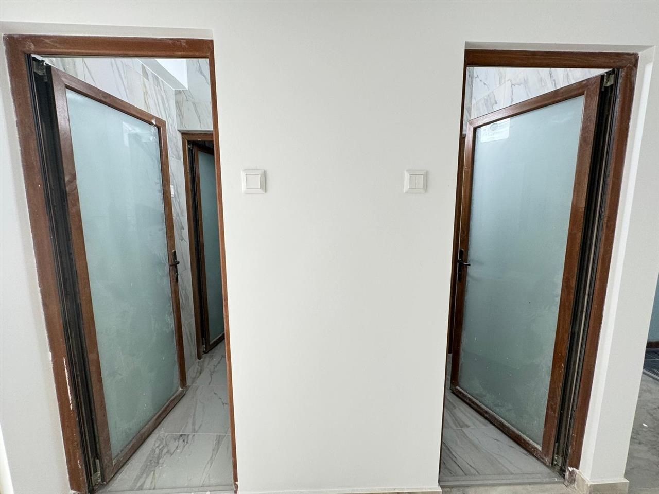 Spatii comerciale moderne de inchiriat, in cladire recent renovata - Poză 8