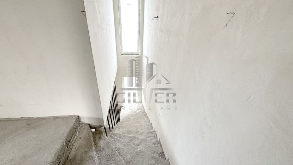Casa  tip duplex /Zona strazii Urusagului. - Poză 19