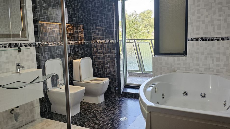 Apartament cu 3 camere, 102 mp, parter, mobilat  - zona Gara - Centru - Poză 5