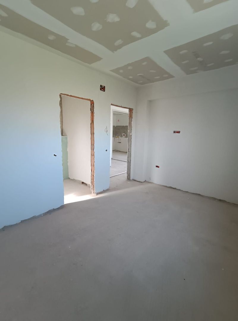 Case pe parter Tunari, zona linistita, curte MARE 350m - Poză 7