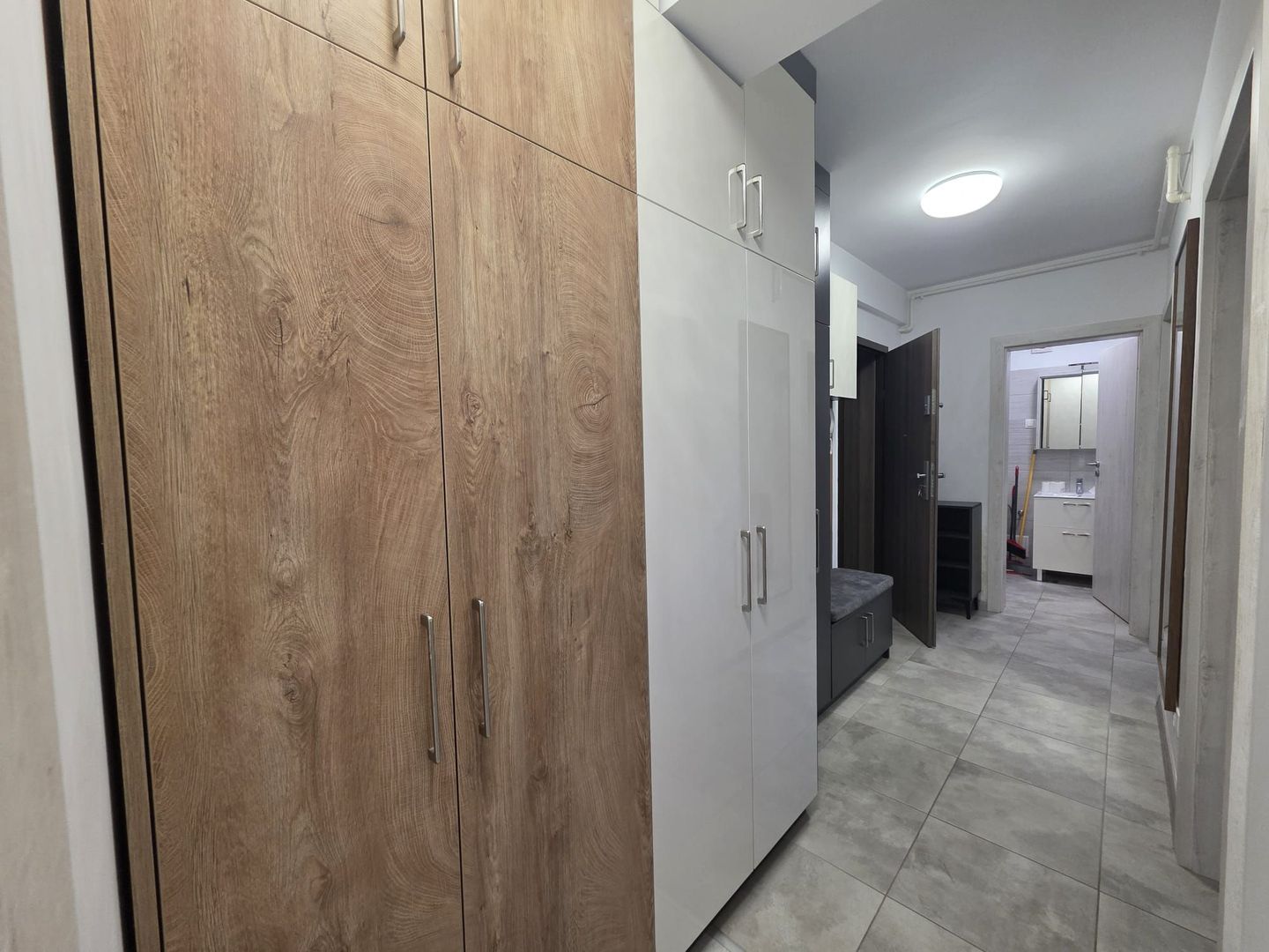 Apartament 3 camere parter si curte 45m  de inchirat Rond OMV Pipera - Poză 9