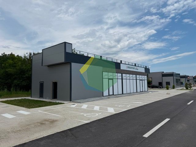 Laufer Drive-In Mall – Oportunitate Premium în Otopeni - Poză 1