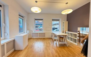 Un apartament Chic ideal ca locuinta sau activitate - Poză 1