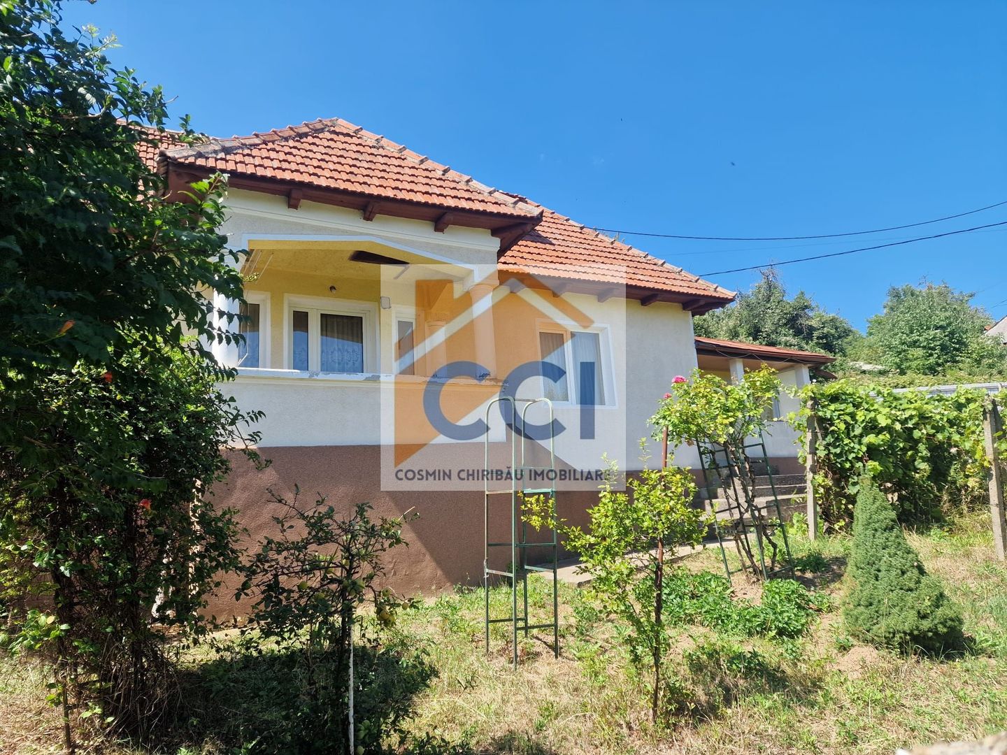Casa in mediu rural cu teren - Poză 2