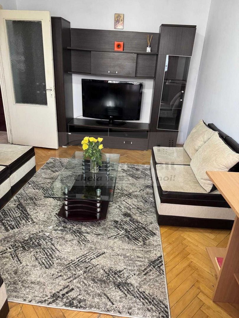 Închiriez apartament cu 2 camere Podu Ros 400 euro - Poză 2