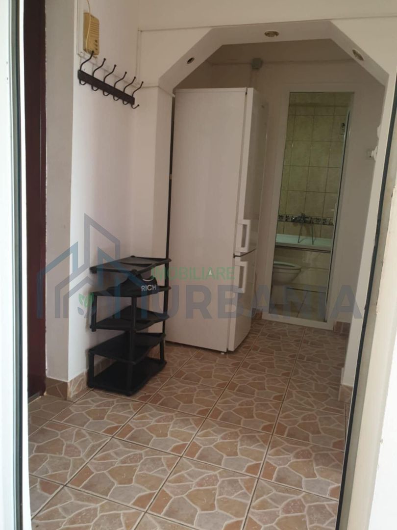 Apartament 2 camere decomandate de închiriat în Podul Roș, lângă Liceul Emil Racoviță - Poză 7