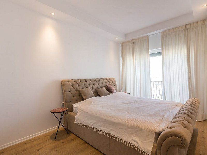 Apartament cu terasa generoasa, etaj 5/5, parcare, spatios, modern - Poză 2