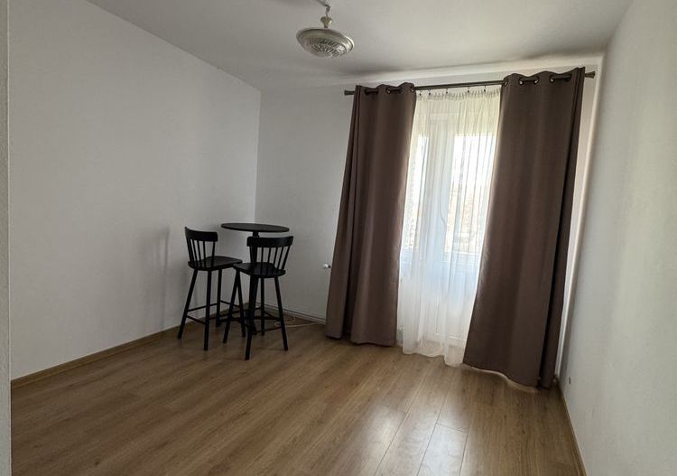 Apartament de inchiriat cu 4 camere, 90mpu, etaj 2, Centru, Alba Iulia - Poză 4
