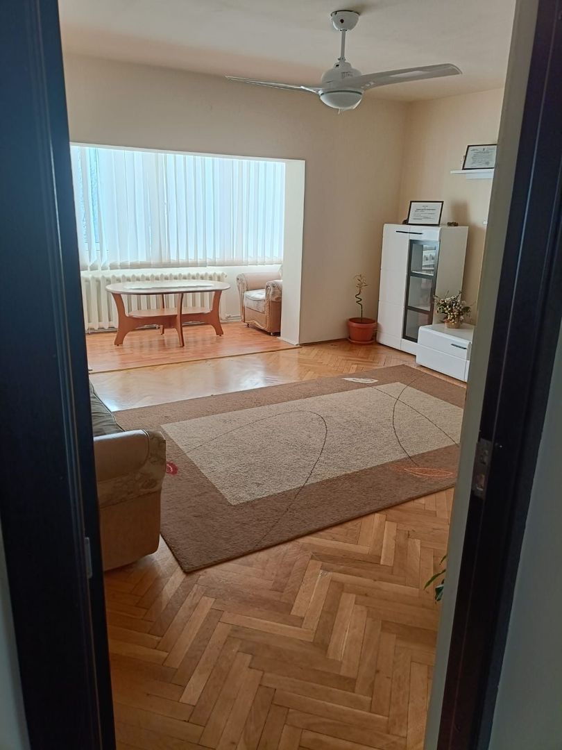 Apartament 3 camere Centrul Civic - Poză 1