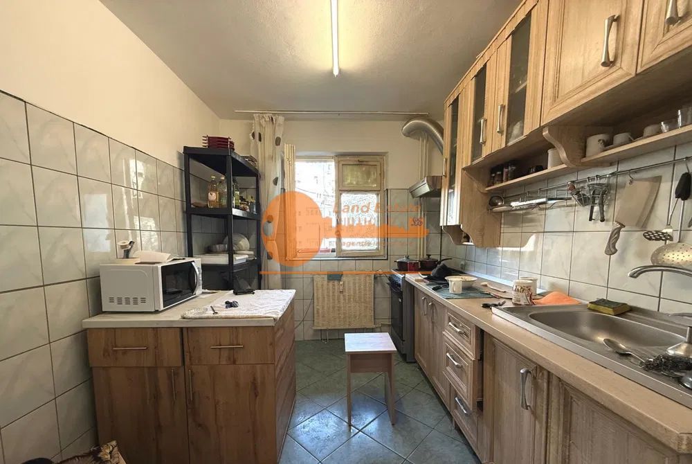Apartament cu 3 camere in zona Crangasi - Poză 3