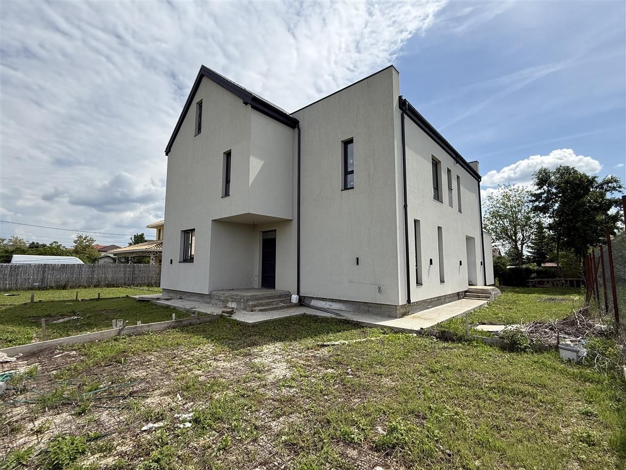 De vanzare Vila Str. Daliei - Petresti Corbeanca Ilfov - Poză 1