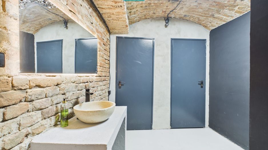 Eleganță subterană - pivniță exclusivistă Arad - Poză 43