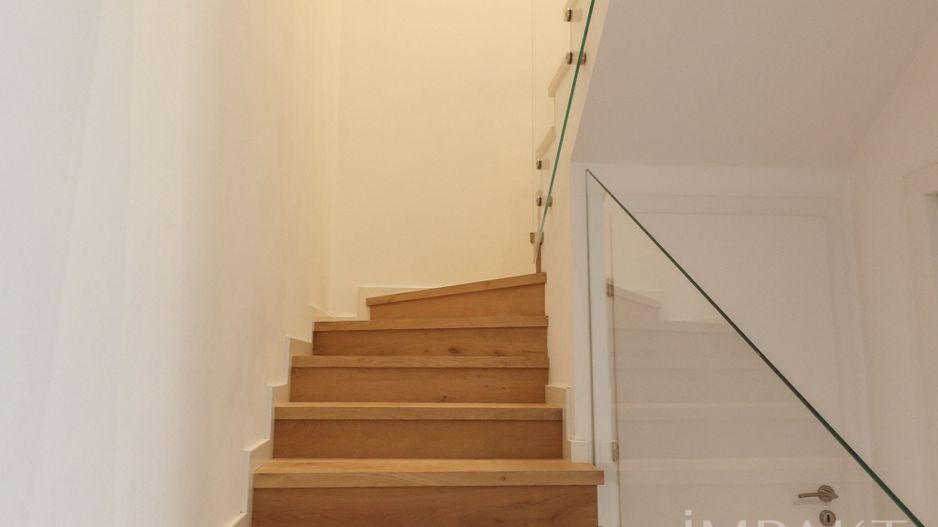 Casa cuplata minunata de vanzare, situata in cartier Voronet! - Poză 11