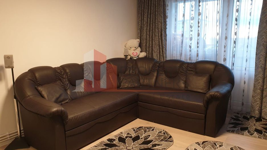 Apartament 4 camere Tractorul - Poză 2