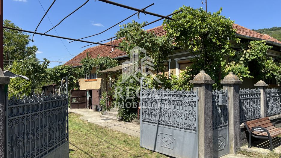 Casă spațioasă în Pestișu Mic – 134 mp, la preț de apartament - Poză 2